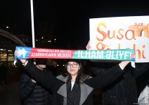 На улицах Баку празднуют победу Ильхама Алиева на президентских выборах (ФОТО/ВИДЕО)