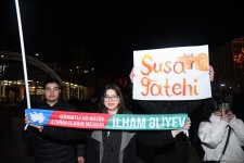 На улицах Баку празднуют победу Ильхама Алиева на президентских выборах (ФОТО/ВИДЕО)