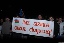 На улицах Баку празднуют победу Ильхама Алиева на президентских выборах (ФОТО/ВИДЕО)