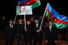 На улицах Баку празднуют победу Ильхама Алиева на президентских выборах (ФОТО/ВИДЕО)