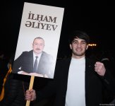 На улицах Баку празднуют победу Ильхама Алиева на президентских выборах (ФОТО/ВИДЕО)