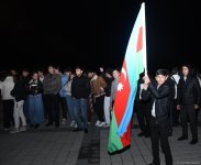 На улицах Баку празднуют победу Ильхама Алиева на президентских выборах (ФОТО/ВИДЕО)