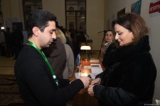 Наблюдается наплыв избирателей на участках, созданных в школе №132-134 в Баку (ФОТО/ВИДЕО)