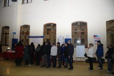 Наблюдается наплыв избирателей на участках, созданных в школе №132-134 в Баку (ФОТО/ВИДЕО)