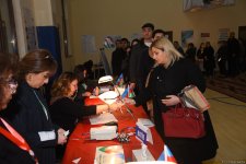 Наблюдается наплыв избирателей на участках, созданных в школе №132-134 в Баку (ФОТО/ВИДЕО)