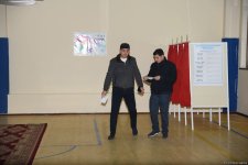 Наблюдается наплыв избирателей на участках, созданных в школе №132-134 в Баку (ФОТО/ВИДЕО)