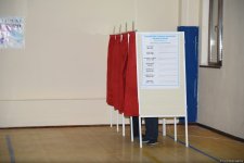 Наблюдается наплыв избирателей на участках, созданных в школе №132-134 в Баку (ФОТО/ВИДЕО)