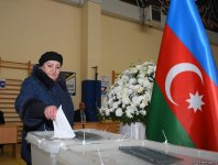 Наблюдается наплыв избирателей на участках, созданных в школе №132-134 в Баку (ФОТО/ВИДЕО)