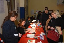 Наблюдается наплыв избирателей на участках, созданных в школе №132-134 в Баку (ФОТО/ВИДЕО)