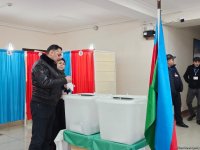 В Сабунчинском районе Баку активно проходит голосование на президентских выборах (ФОТО)