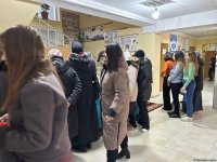 В Сураханском районе наблюдается наплыв избирателей в участки (ФОТО)