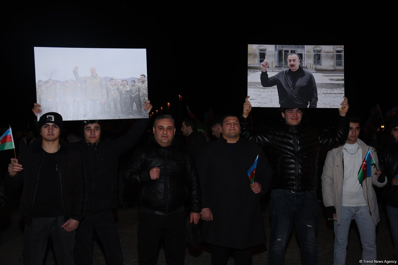 На улицах Баку празднуют победу Ильхама Алиева на президентских выборах (ФОТО/ВИДЕО)