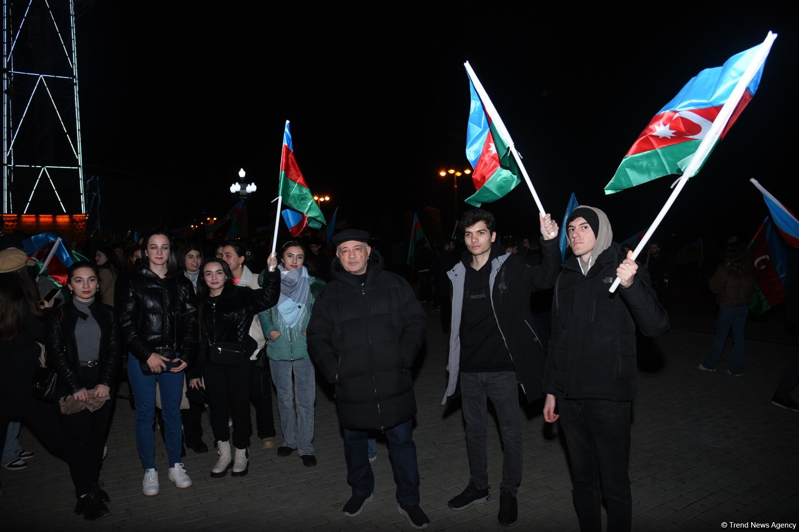 На улицах Баку празднуют победу Ильхама Алиева на президентских выборах (ФОТО/ВИДЕО)