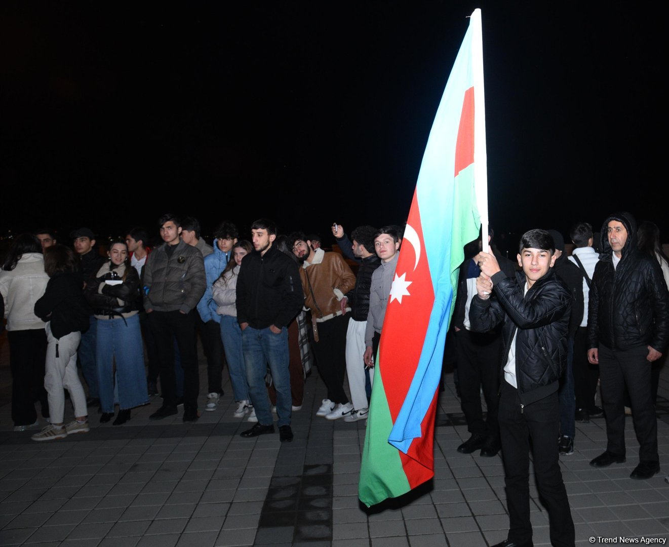 На улицах Баку празднуют победу Ильхама Алиева на президентских выборах (ФОТО/ВИДЕО)