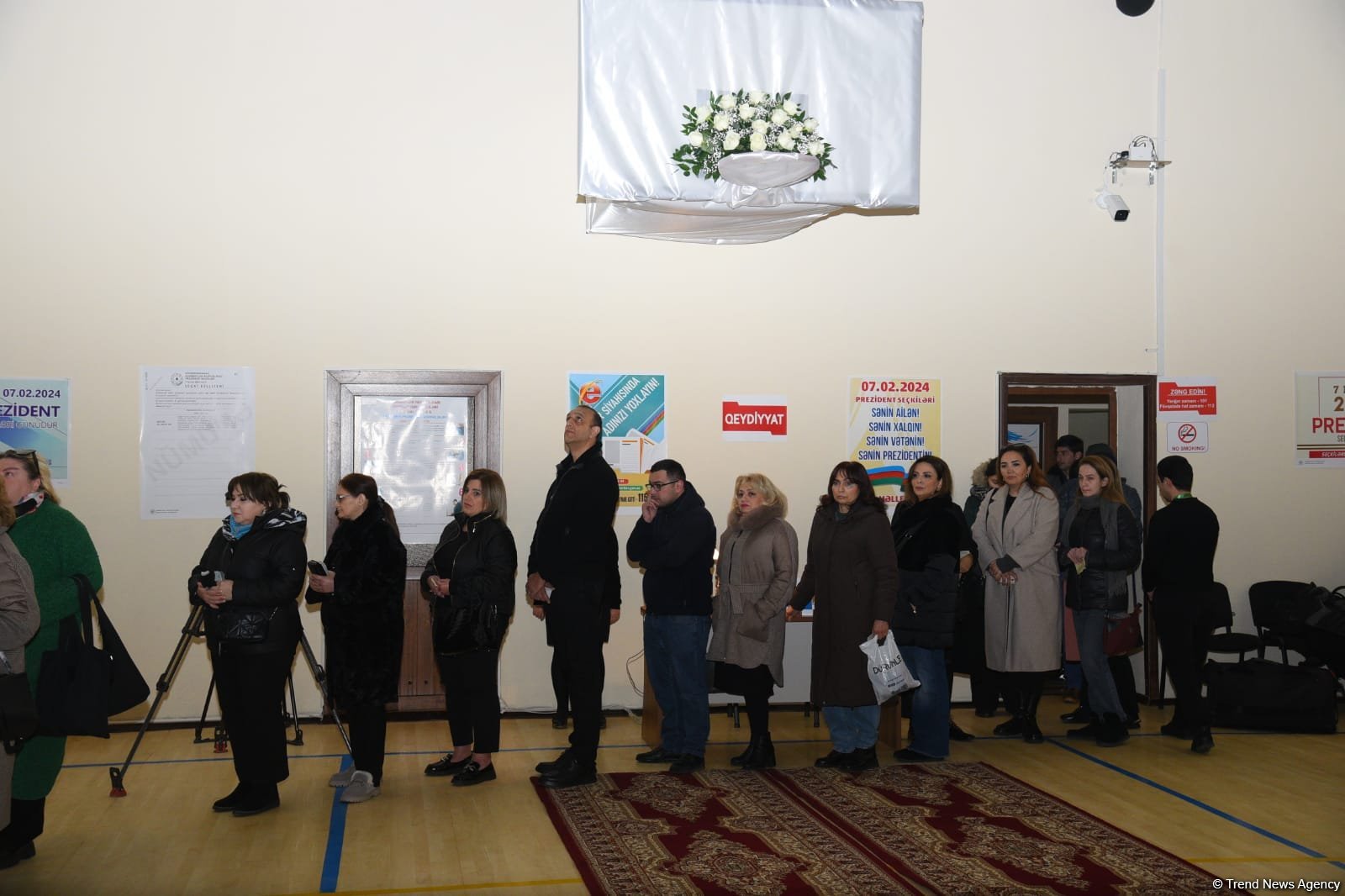 Наблюдается наплыв избирателей на участках, созданных в школе №132-134 в Баку (ФОТО/ВИДЕО)