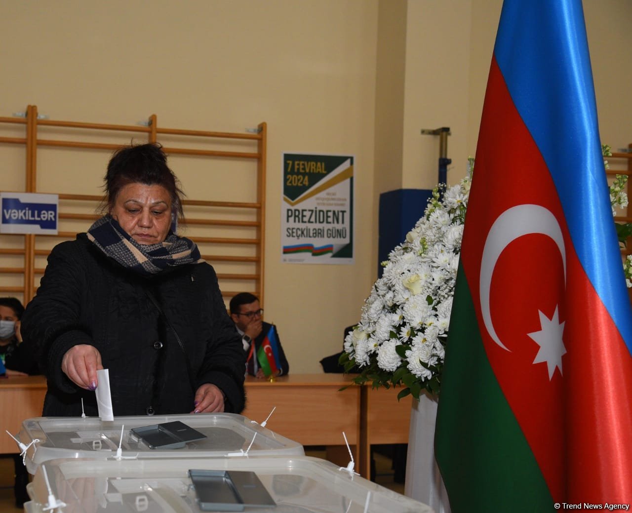 Наблюдается наплыв избирателей на участках, созданных в школе №132-134 в Баку (ФОТО/ВИДЕО)