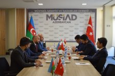 Турецкие депутаты посетили офис "MÜSİAD Азербайджан" (ФОТО)
