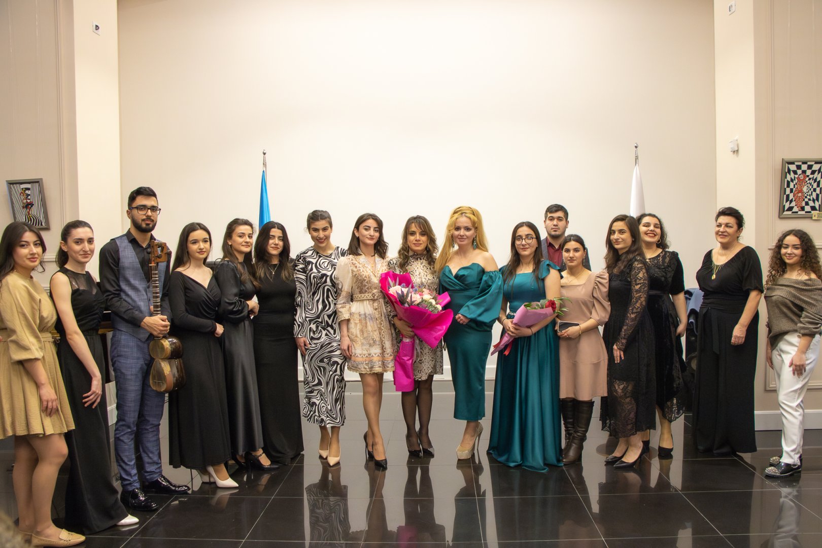 Музыкальный мир молодых талантов Кенуль Гусейновой - увлекательное путешествие  (ФОТО)