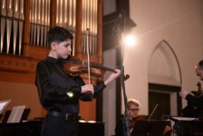Искренне и проникновенно – концерт молодого скрипача в Баку (ФОТО)