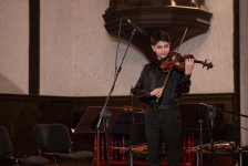 Искренне и проникновенно – концерт молодого скрипача в Баку (ФОТО)