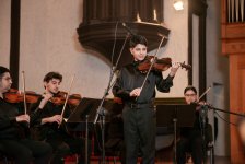 Искренне и проникновенно – концерт молодого скрипача в Баку (ФОТО)