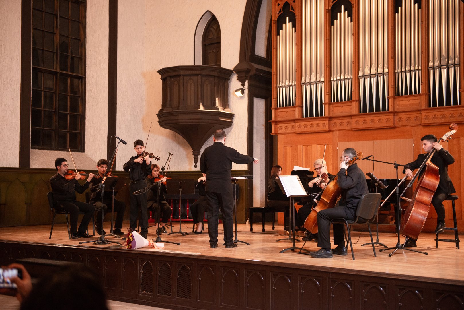 Искренне и проникновенно – концерт молодого скрипача в Баку (ФОТО)