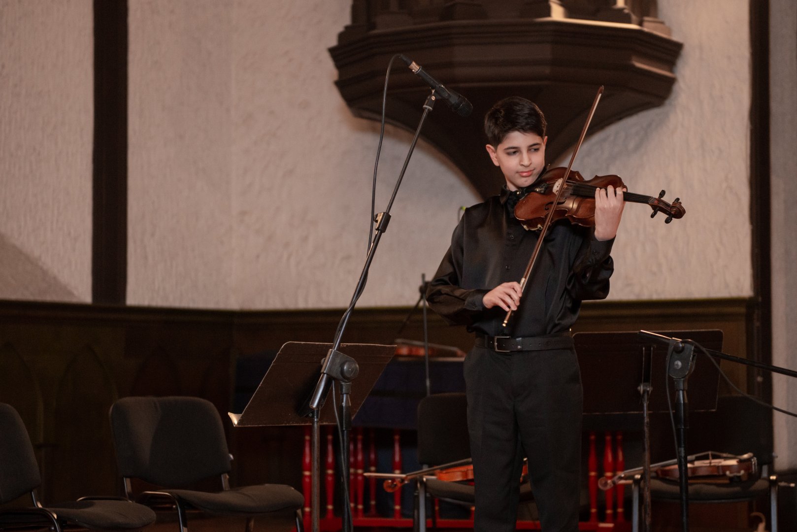 Искренне и проникновенно – концерт молодого скрипача в Баку (ФОТО)