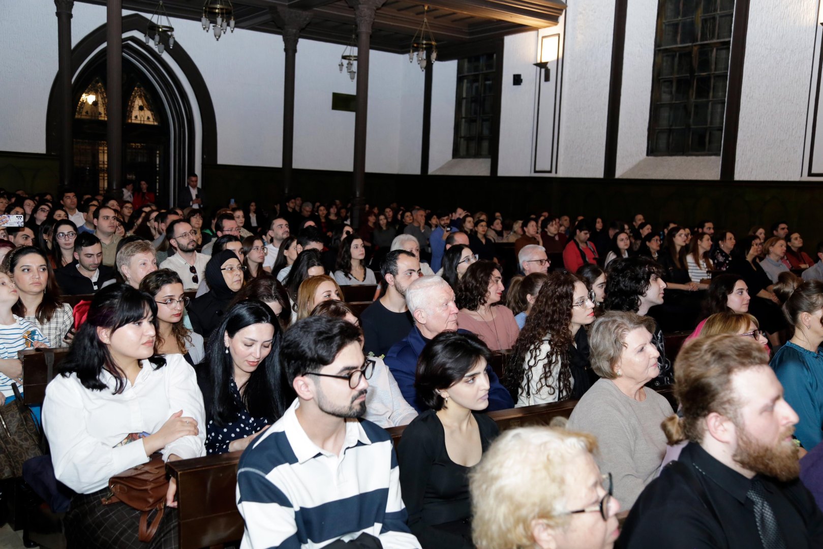 Орган, скрипка, виолончель – неподражаемая атмосфера в Баку (ФОТО)