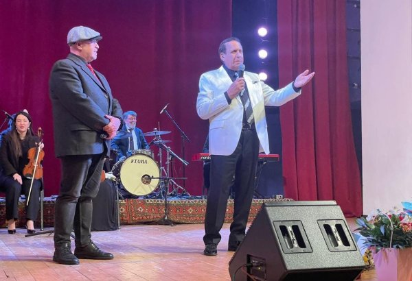 Мубариз Тагиев выступил с концертом вместе со своими друзьями (ФОТО)