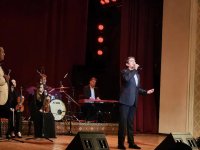 Мубариз Тагиев выступил с концертом вместе со своими друзьями (ФОТО)