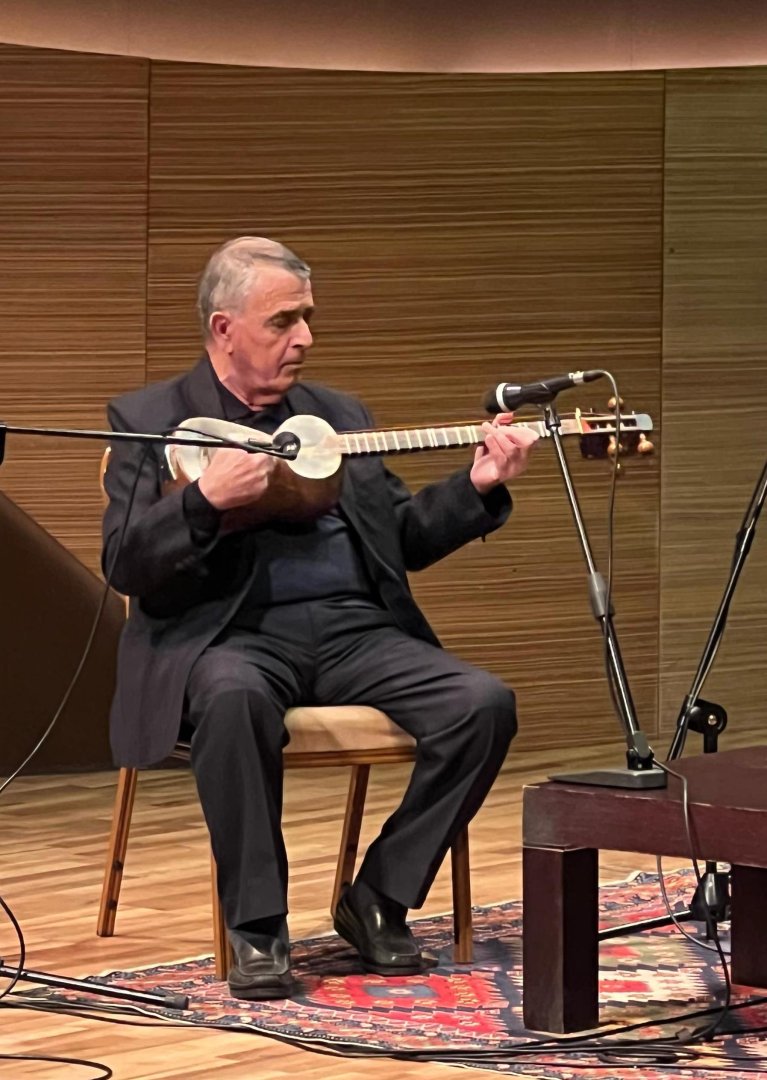 Эльхан Музаффаров представил редко исполняемые композиции мугама (ФОТО)