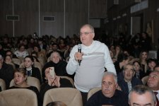 Заслуженная артистка Азербайджана Кенуль Керимова встретилась с поклонниками (ФОТО)