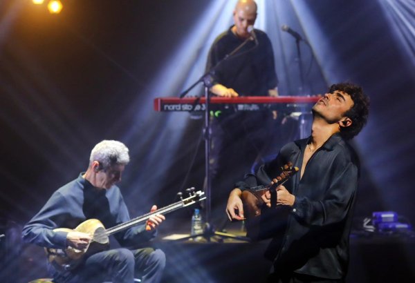 Израильский музыкант на азербайджанской кяманче – мировое турне началось в Баку (ВИДЕО, ФОТО)