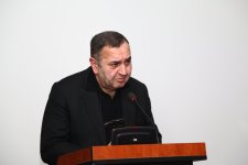 В Баку показали фильм, посвященный Наби Хазри (ФОТО)