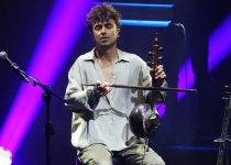 Израильский музыкант на азербайджанской кяманче – мировое турне началось в Баку (ВИДЕО, ФОТО)