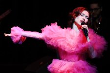 В Баку прошел концерт турецкой звезды Аслы Гюнгёр (ФОТО)