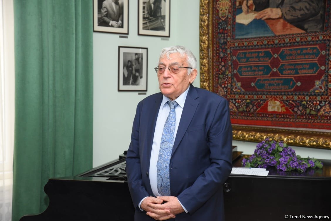 В Баку прошло мероприятие, посвященное 100-летию видного учёного-литературоведа Камала Талыбзаде (ФОТО)