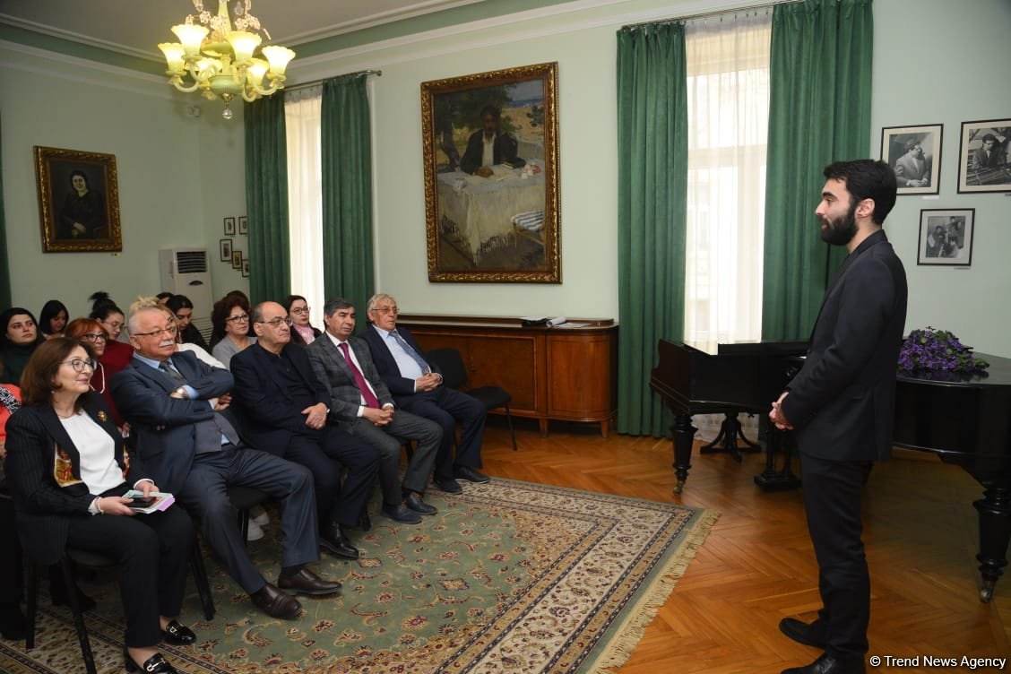 В Баку прошло мероприятие, посвященное 100-летию видного учёного-литературоведа Камала Талыбзаде (ФОТО)