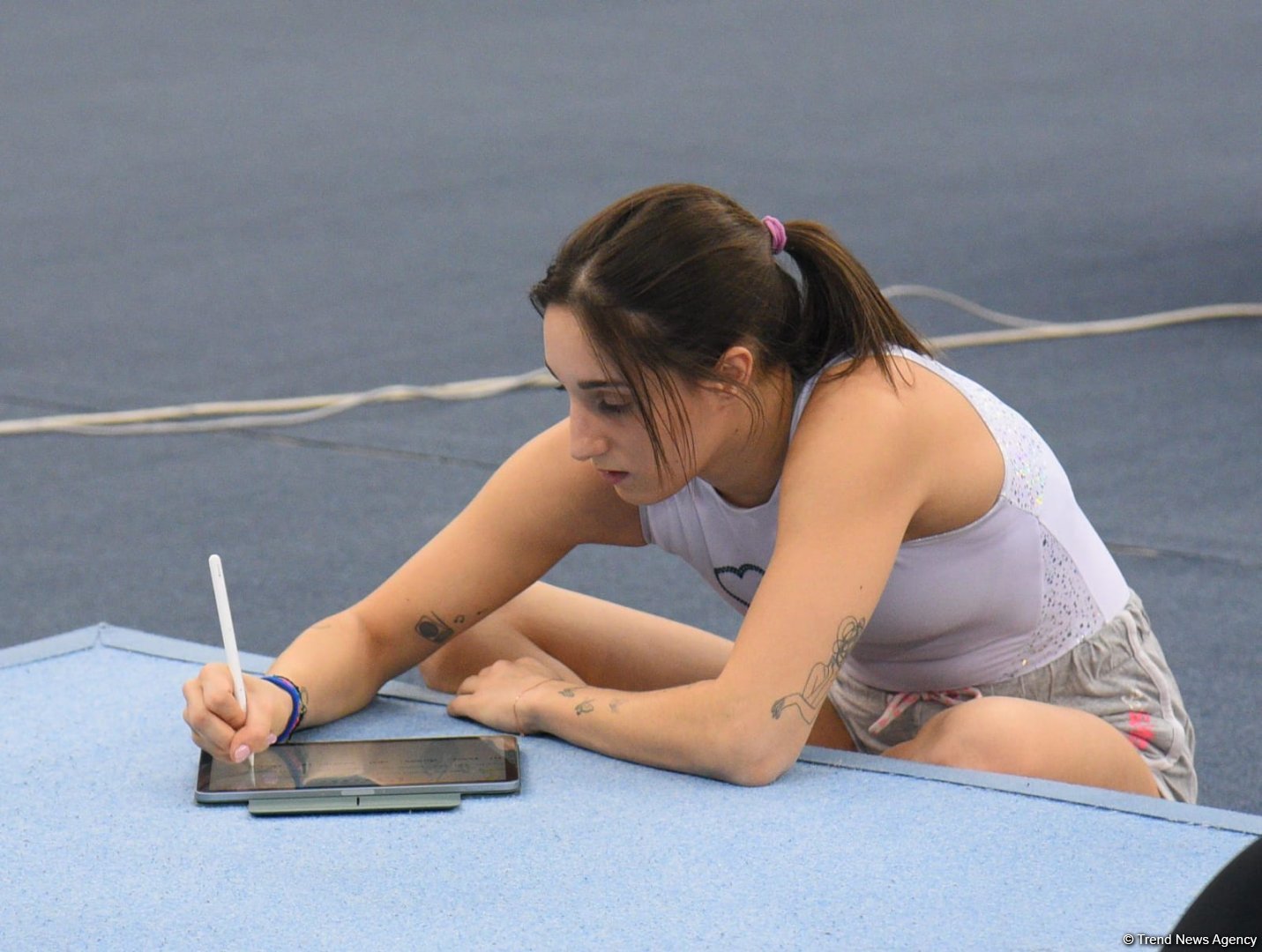 В Национальной арене гимнастики проходят подиумные тренировки участников Кубка мира по прыжкам на батуте и акробатической дорожке (ФОТОРЕПОРТАЖ)