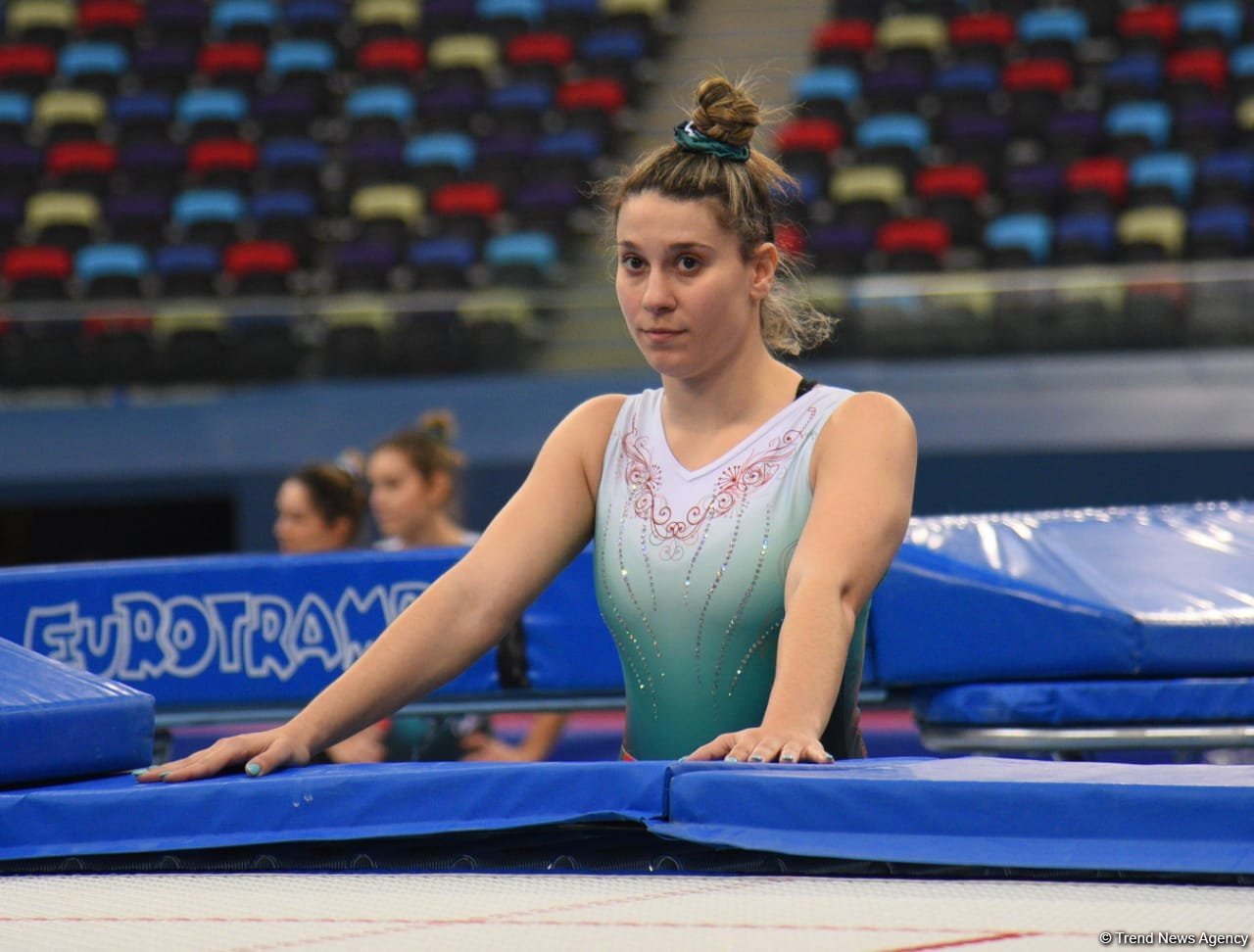 В Национальной арене гимнастики проходят подиумные тренировки участников Кубка мира по прыжкам на батуте и акробатической дорожке (ФОТОРЕПОРТАЖ)