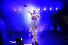 Масса позитивных эмоций! В Баку с аншлагом прошел концерт Веры Брежневой (ФОТО)