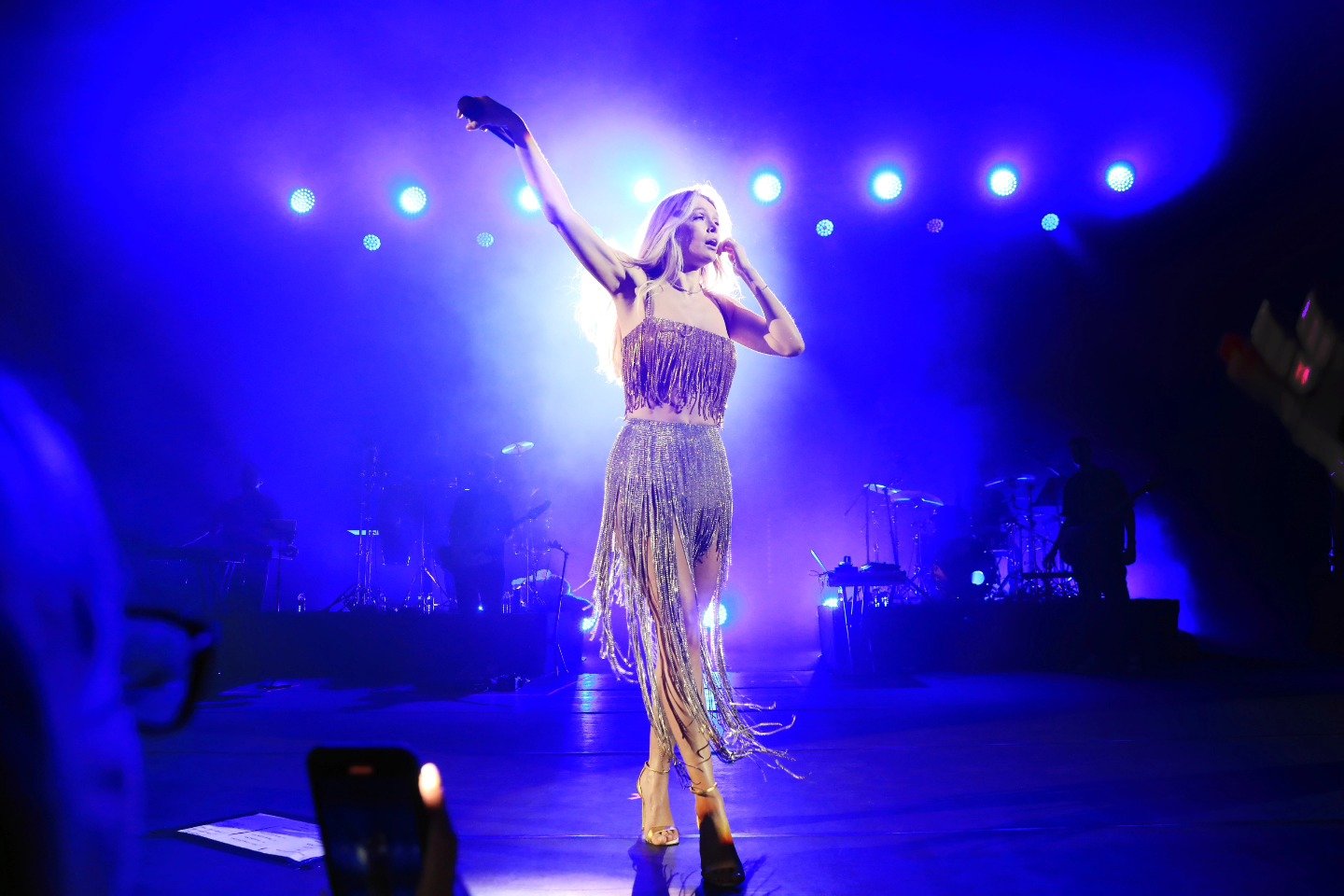 Масса позитивных эмоций! В Баку с аншлагом прошел концерт Веры Брежневой (ФОТО)