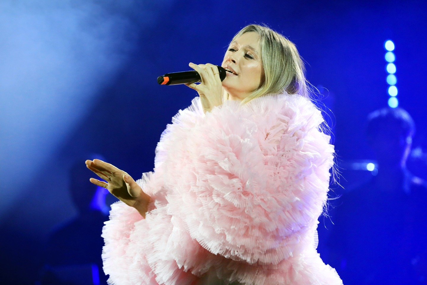 Масса позитивных эмоций! В Баку с аншлагом прошел концерт Веры Брежневой (ФОТО)