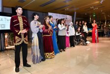 В Баку представлена эко-мода Сабины Зулаловой  с элементами гурамы (ФОТО)