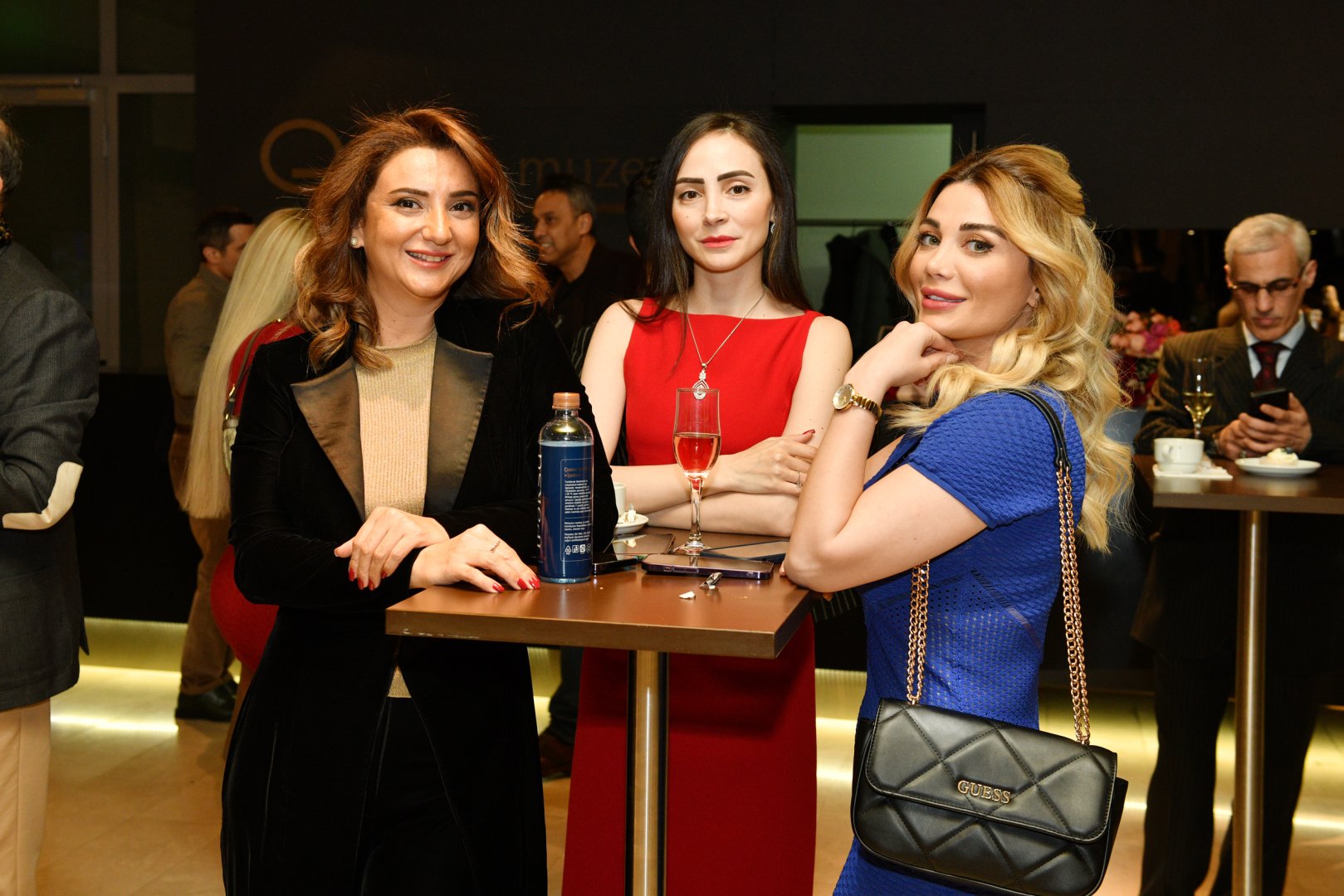 В Баку представлена эко-мода Сабины Зулаловой  с элементами гурамы (ФОТО)