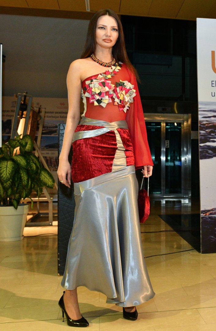 В Баку представлена эко-мода Сабины Зулаловой  с элементами гурамы (ФОТО)