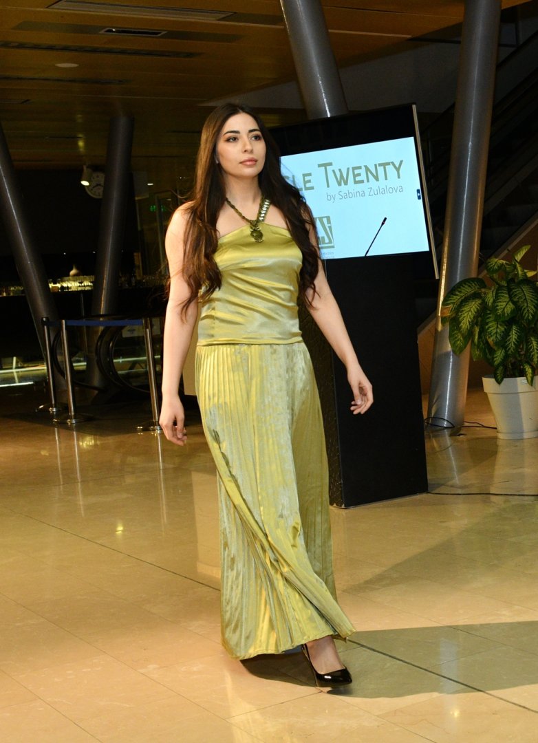 В Баку представлена эко-мода Сабины Зулаловой  с элементами гурамы (ФОТО)