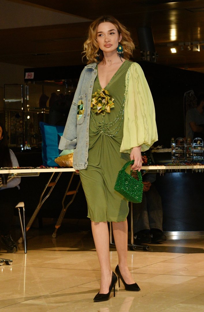 В Баку представлена эко-мода Сабины Зулаловой  с элементами гурамы (ФОТО)