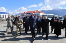 Президент Ильхам Алиев заложил фундамент мемориала жертвам Ходжалинского геноцида и встретился с представителями общественности района (ФОТО/ВИДЕО)