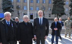 Президент Ильхам Алиев заложил фундамент мемориала жертвам Ходжалинского геноцида и встретился с представителями общественности района (ФОТО/ВИДЕО)